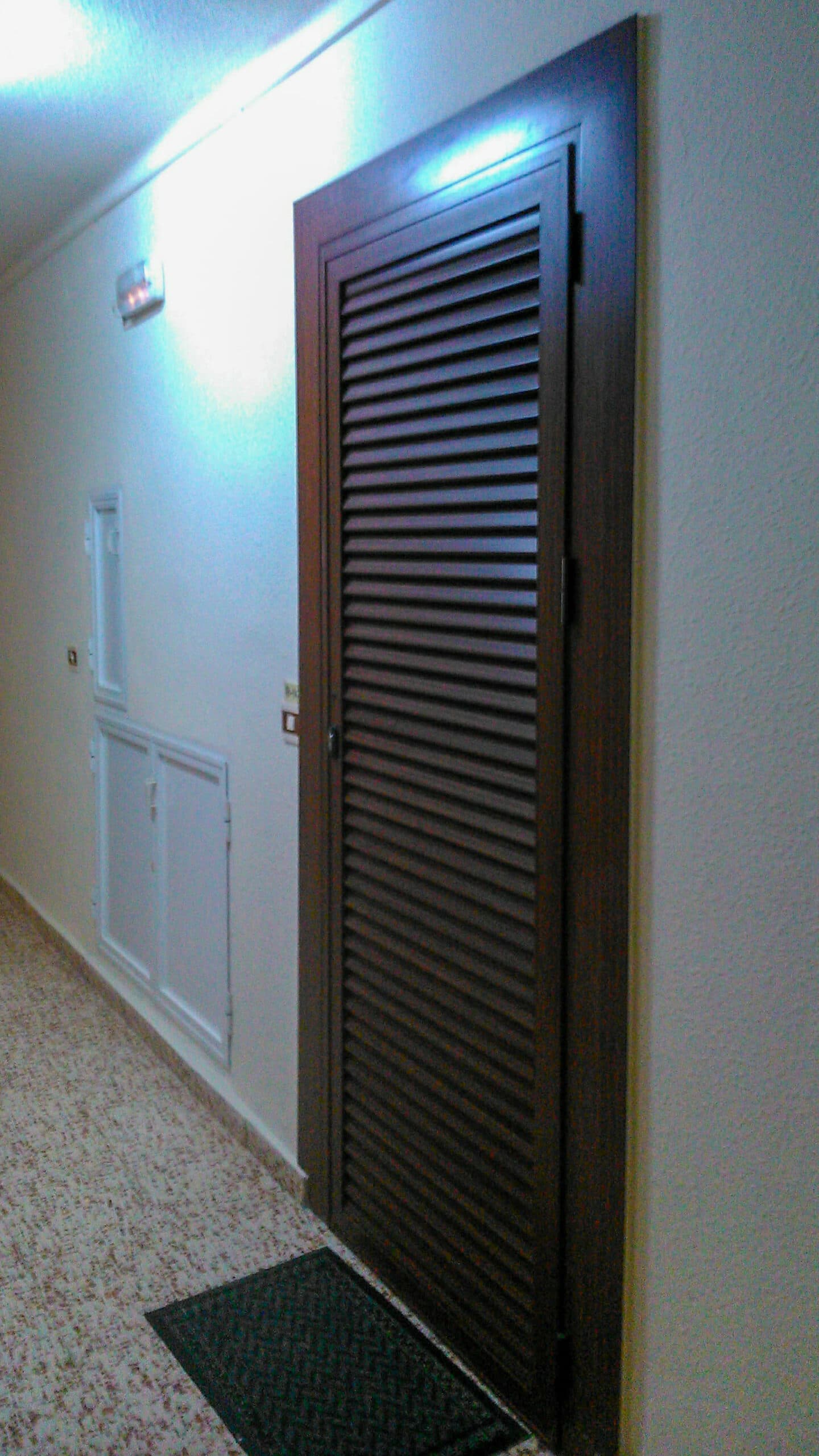 Puerta instalada a medida
