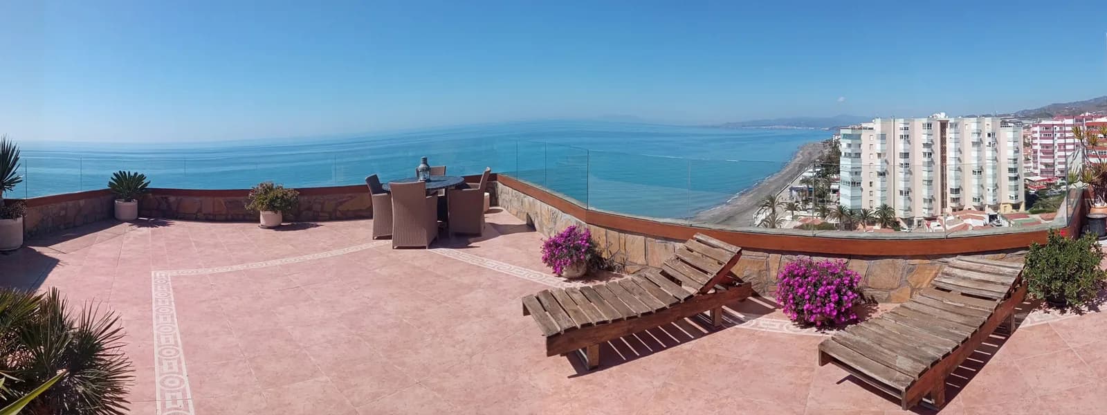 Terraza con cerramiento de vidrio en Torrox Costa