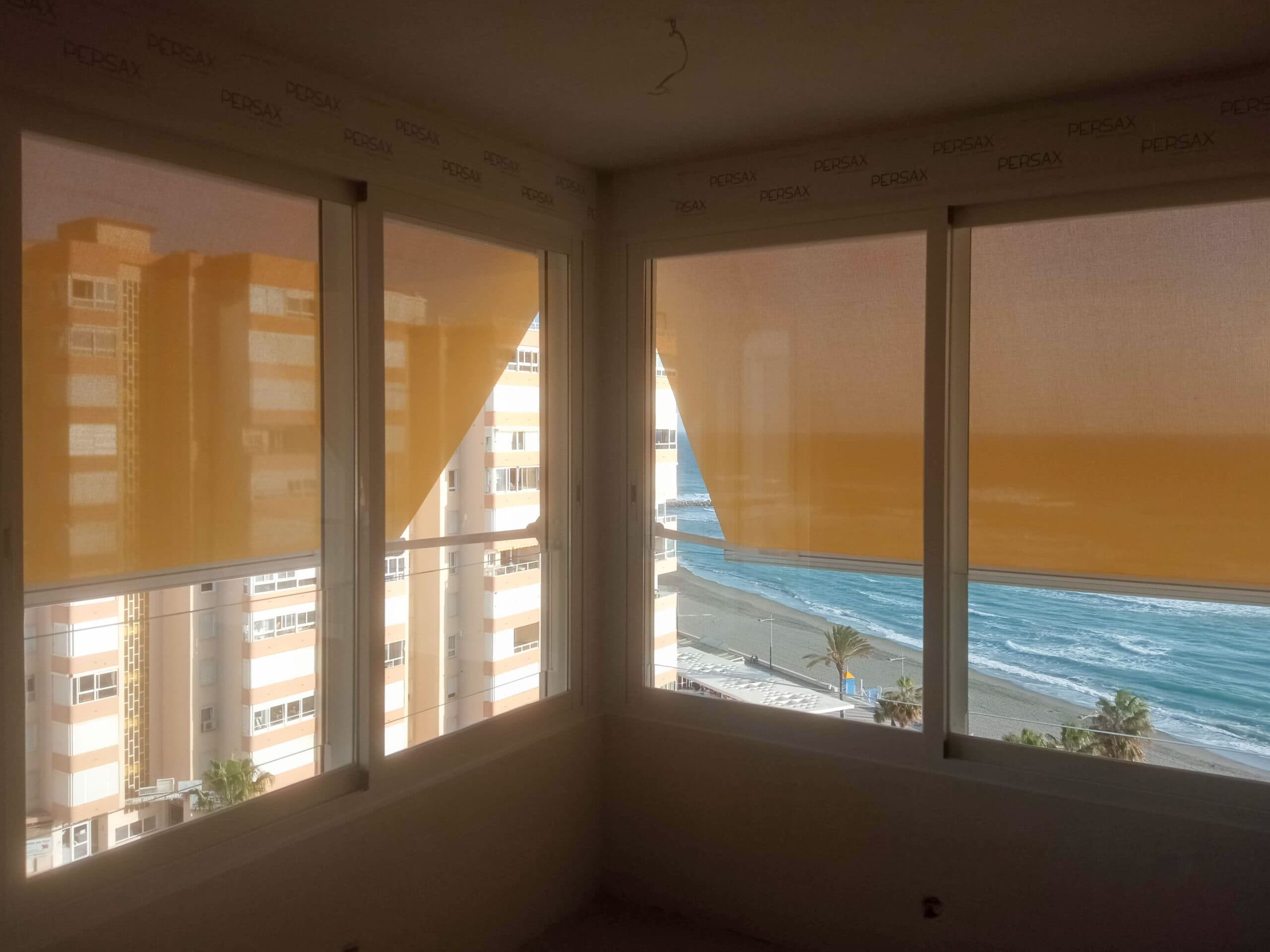 Toldo fabricado e instalado a medida